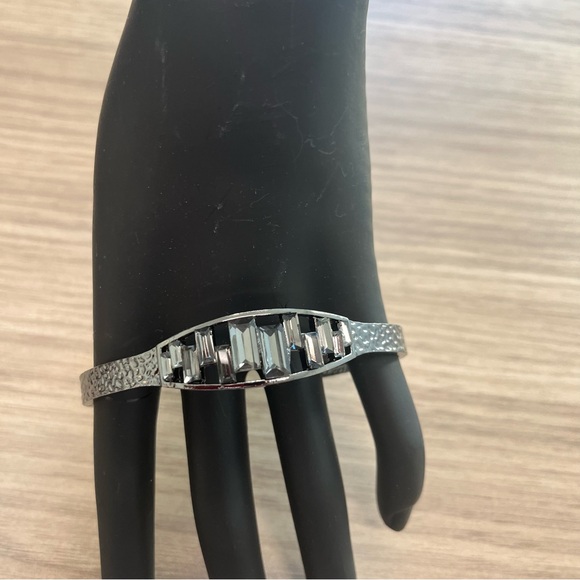 Elegant Silver-Tone Geometric Ring - Picture 1 of 2